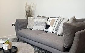 Prime Suite 2 Bedroom Apartment With Rooftop Terrace